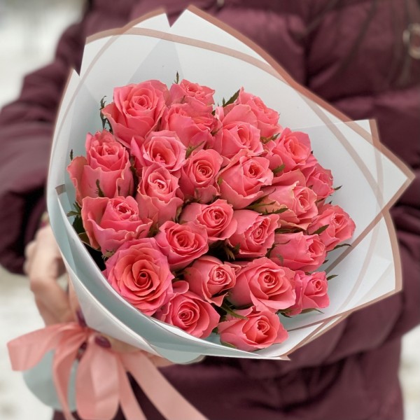 25 коралловых роз Эйс Пинк